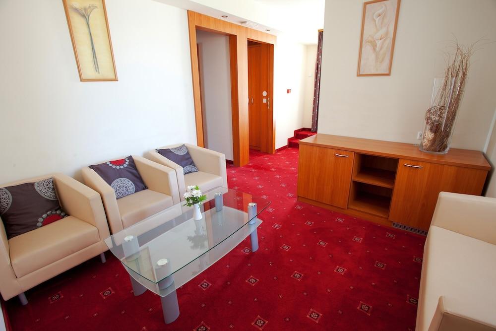 Hotel Creina Kranj Exteriör bild