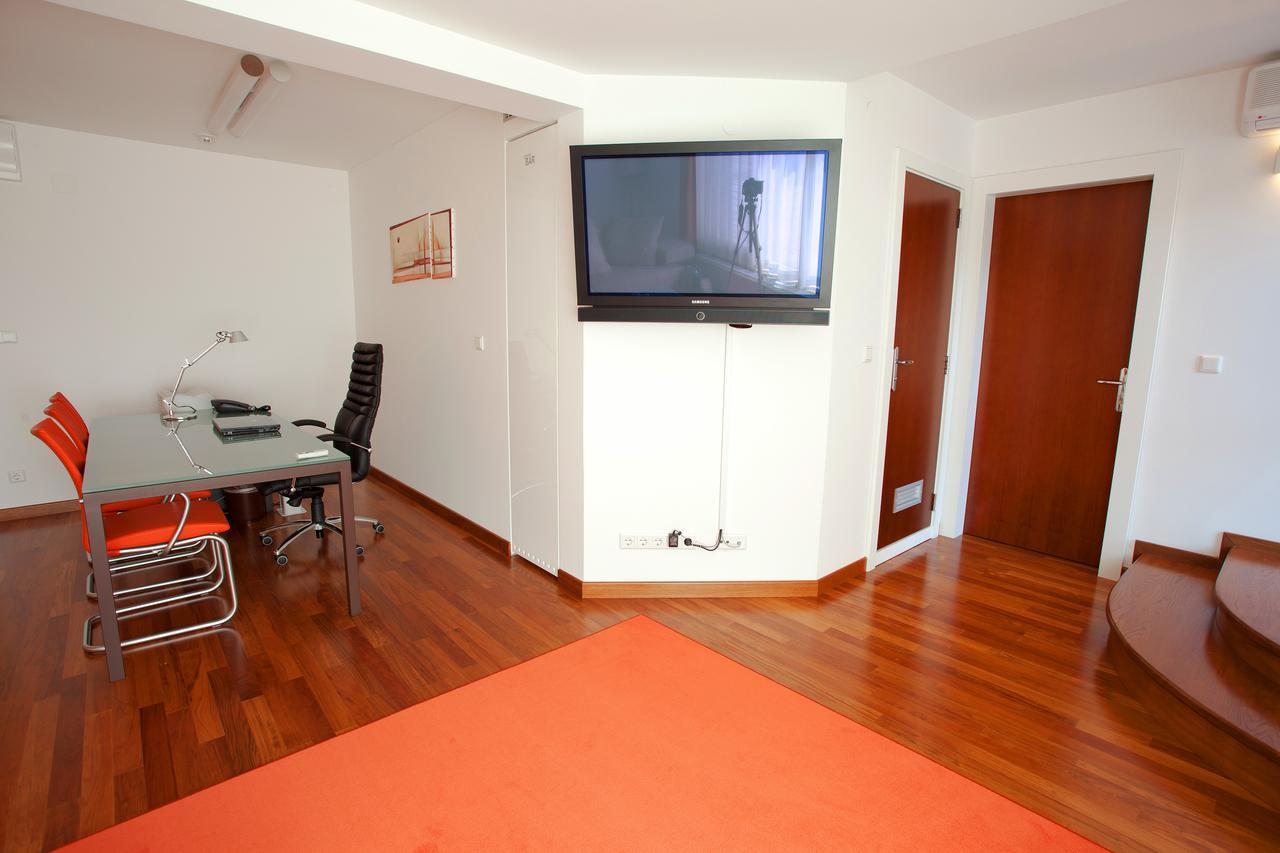 Hotel Creina Kranj Exteriör bild